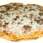 Pizza Auvergnate au Bleu d’Auvergne, au Cantal et à la Tomme