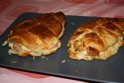 Croissant aux jambon et fromage