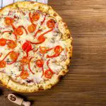 Mettre une pizza surgelée au micro-ondes : bonne ou mauvaise idée ?